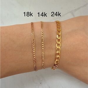 Elegant gold chain bracelet
